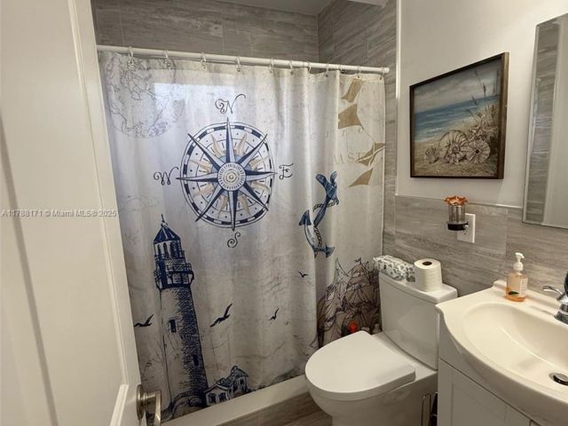 Продажа дома по адресу 3434 NW 101st St - фото 5886436