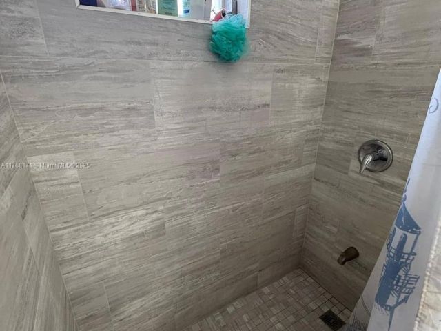 Продажа дома по адресу 3434 NW 101st St - фото 5886437