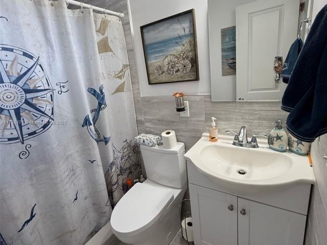 Продажа дома по адресу 3434 NW 101st St - фото 5886440