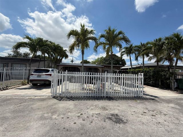 Продажа дома по адресу 3434 NW 101st St - фото 5886449