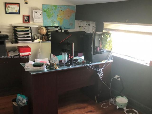 Продажа дома по адресу 2231 SW 57th Ct - фото 5987889