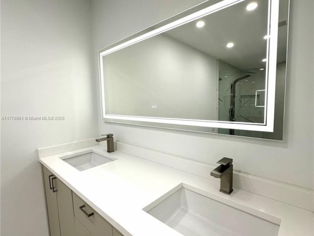 Продажа дома по адресу 13911 SW 100th Ln - фото 5959791