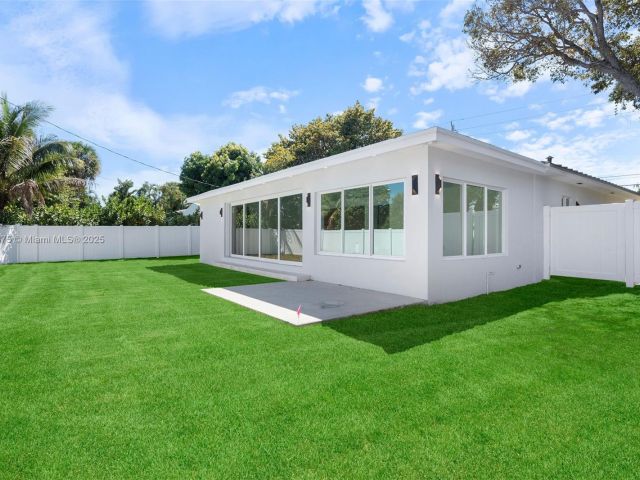 Продажа дома по адресу 1917 N Swinton Ave - фото 5878637