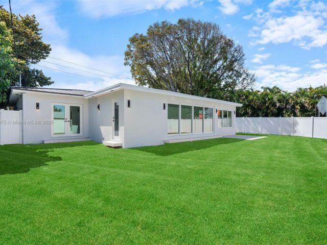 Продажа дома по адресу 1917 N Swinton Ave - фото 5878639