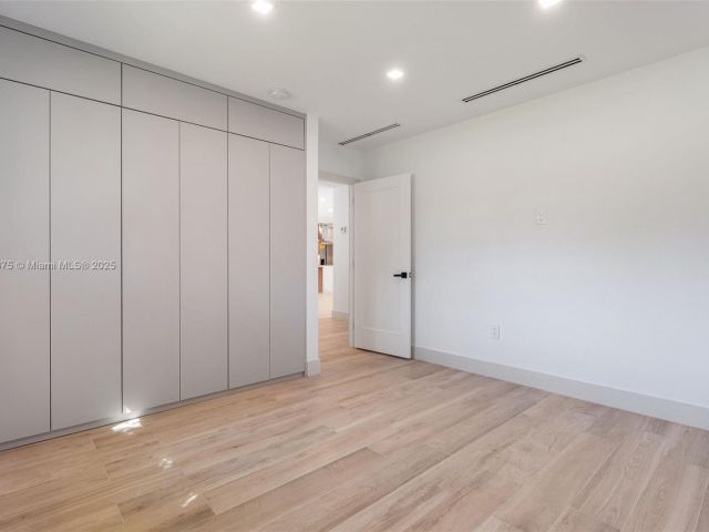 Продажа дома по адресу 1917 N Swinton Ave - фото 5878641