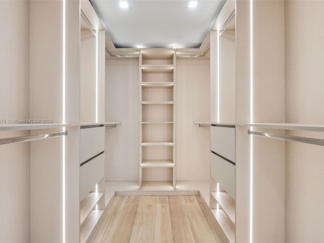 Продажа дома по адресу 1917 N Swinton Ave - фото 5878643