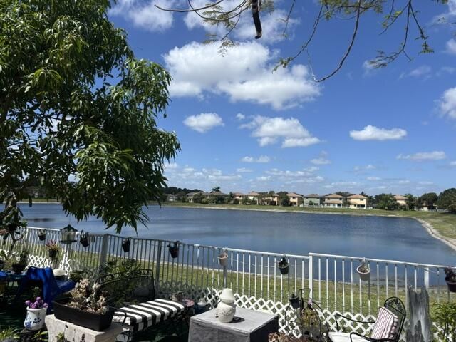 Продажа дома по адресу 6207 Adriatic Way Way - фото 5864958