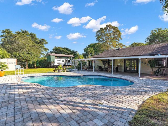 Продажа дома по адресу 15031 SW 154th Ter - фото 6243396