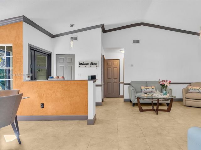 Продажа дома по адресу 15031 SW 154th Ter - фото 6243407