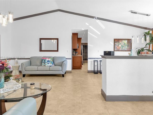 Продажа дома по адресу 15031 SW 154th Ter - фото 6243409