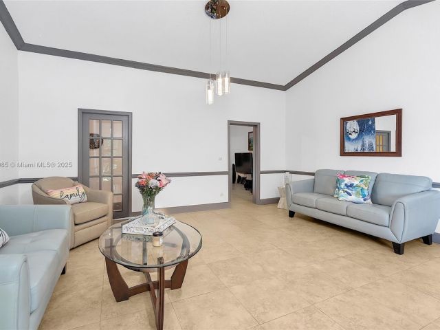 Продажа дома по адресу 15031 SW 154th Ter - фото 6243410