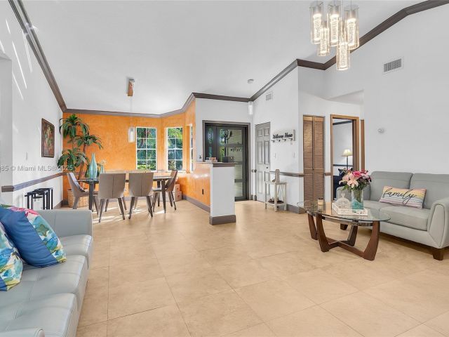 Продажа дома по адресу 15031 SW 154th Ter - фото 6243411