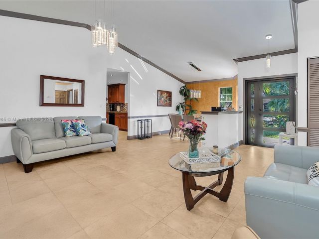 Продажа дома по адресу 15031 SW 154th Ter - фото 6243412