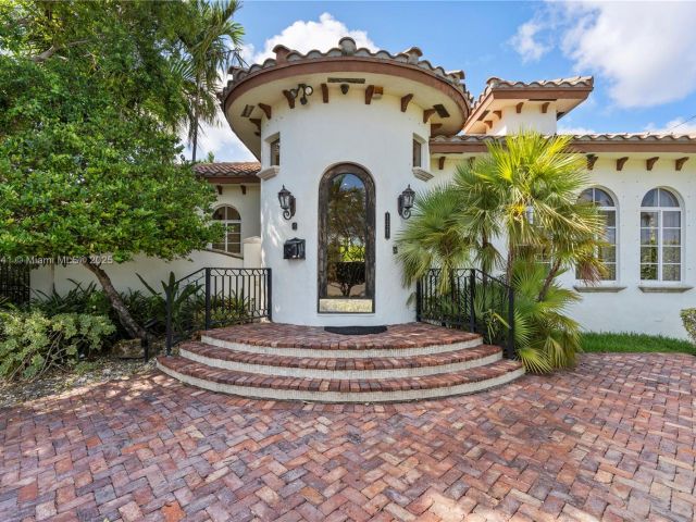 Дом в аренду по адресу 1223 Jackson St - фото 5875196