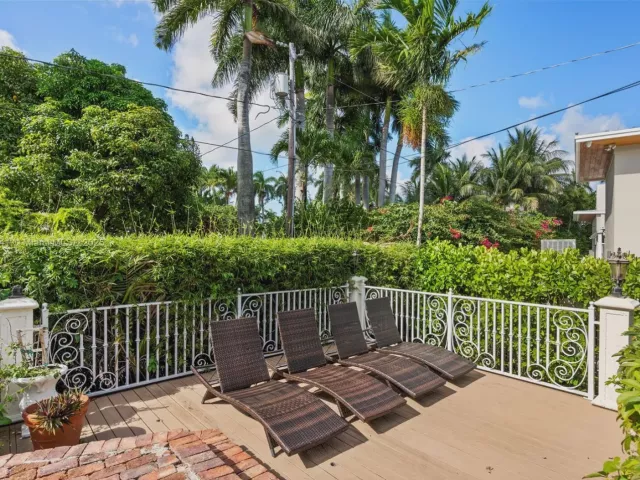 Дом в аренду по адресу 1223 Jackson St - фото 5875192