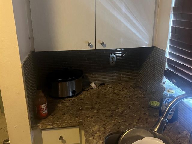 Продажа дома по адресу 640 NW 16th St - фото 5936388