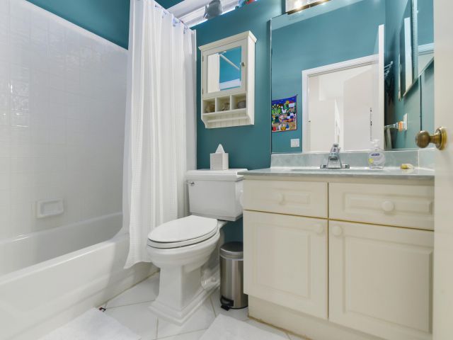 Дом в аренду по адресу 6606 NW 23rd Terrace - фото 5943024