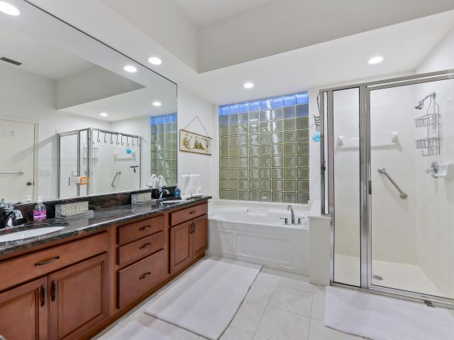 Дом в аренду по адресу 6606 NW 23rd Terrace - фото 5943026