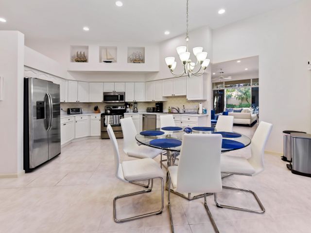 Дом в аренду по адресу 6606 NW 23rd Terrace - фото 5943030