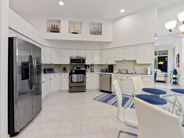 Дом в аренду по адресу 6606 NW 23rd Terrace - фото 5943031