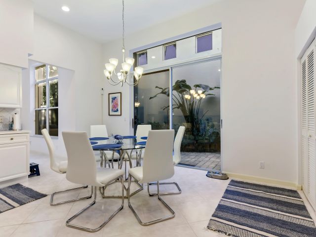 Дом в аренду по адресу 6606 NW 23rd Terrace - фото 5943032