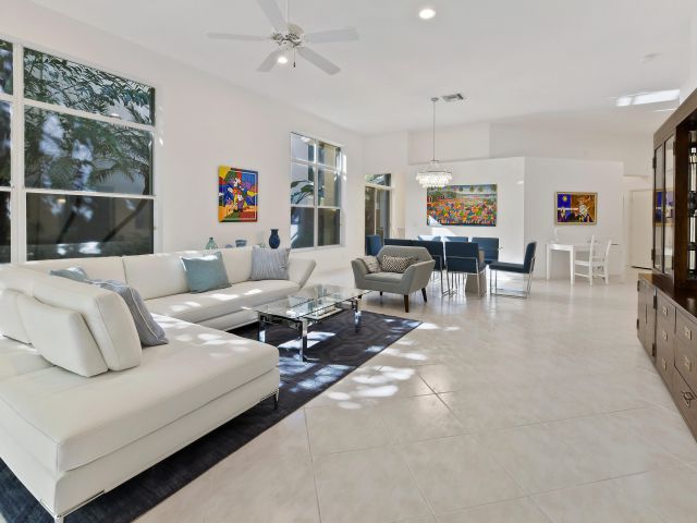 Дом в аренду по адресу 6606 NW 23rd Terrace - фото 5943033