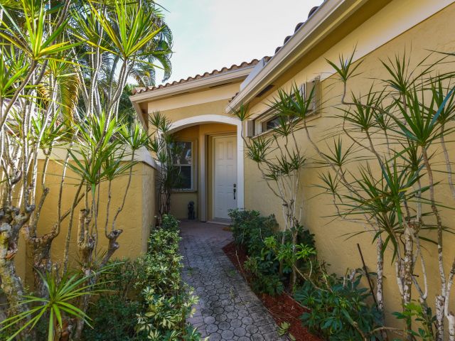 Дом в аренду по адресу 6606 NW 23rd Terrace - фото 5943037