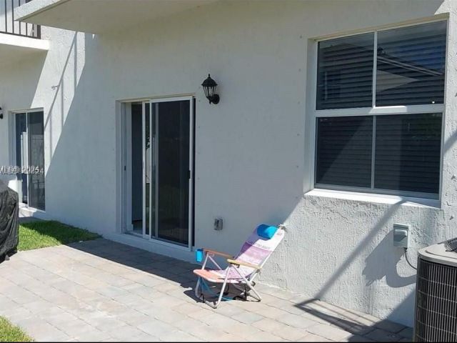 Продажа дома по адресу 1790 SE 7th Ter - фото 5869229