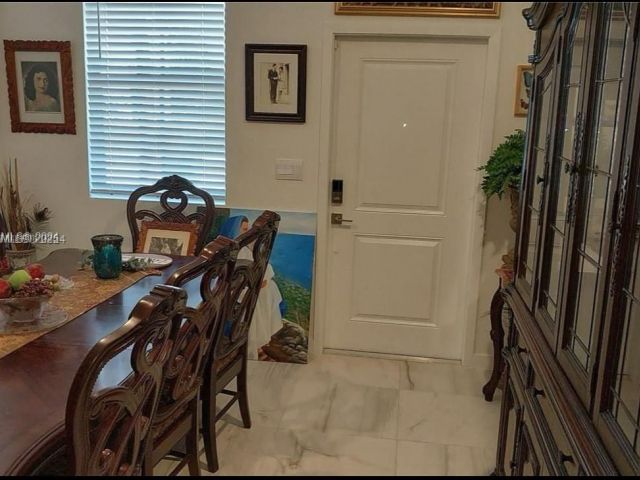 Продажа дома по адресу 1790 SE 7th Ter - фото 5869235