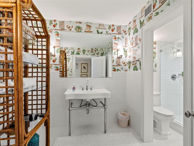 Продажа дома по адресу 525 Coral Way - фото 5934852