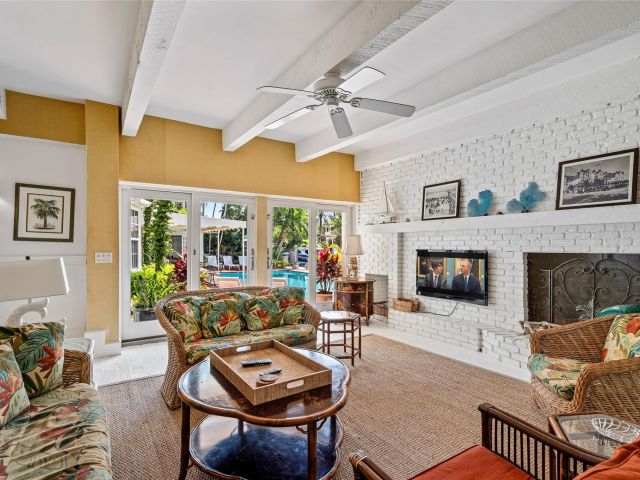 Продажа дома по адресу 525 Coral Way - фото 5934854