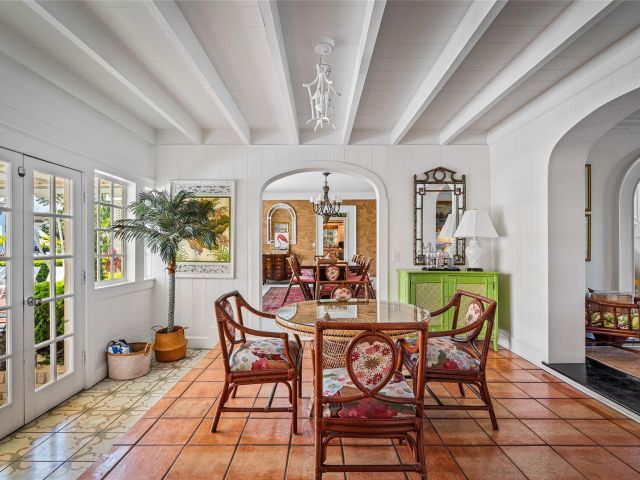 Продажа дома по адресу 525 Coral Way - фото 5934859