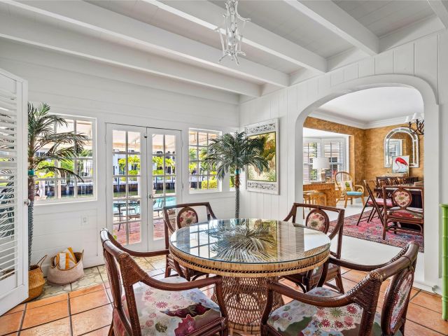 Продажа дома по адресу 525 Coral Way - фото 5934862