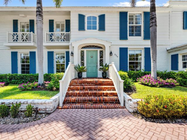 Продажа дома по адресу 525 Coral Way - фото 5934865