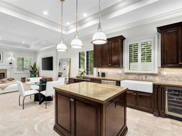 Продажа дома по адресу 1672 Micanopy Ave - фото 6154718