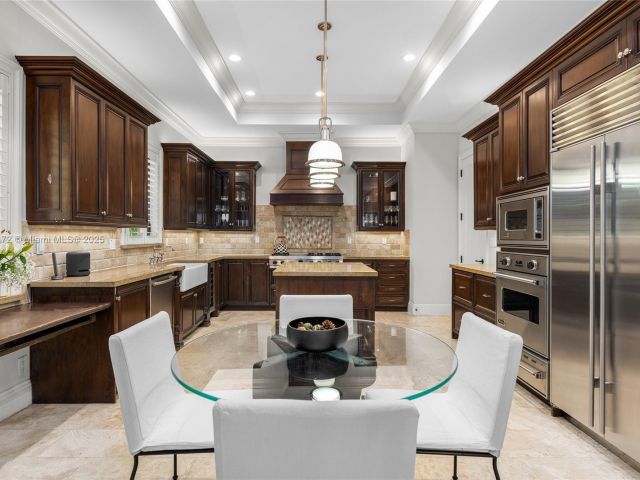 Продажа дома по адресу 1672 Micanopy Ave - фото 6154720