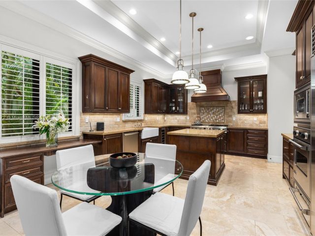 Продажа дома по адресу 1672 Micanopy Ave - фото 6154721