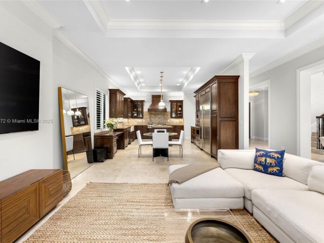 Продажа дома по адресу 1672 Micanopy Ave - фото 6154722