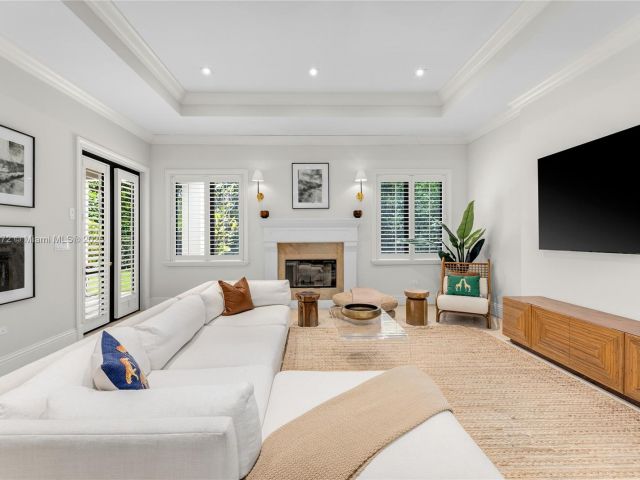 Продажа дома по адресу 1672 Micanopy Ave - фото 6154723