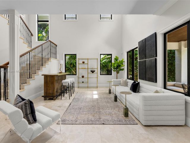 Продажа дома по адресу 1672 Micanopy Ave - фото 6154728