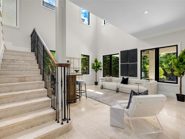 Продажа дома по адресу 1672 Micanopy Ave - фото 6154731