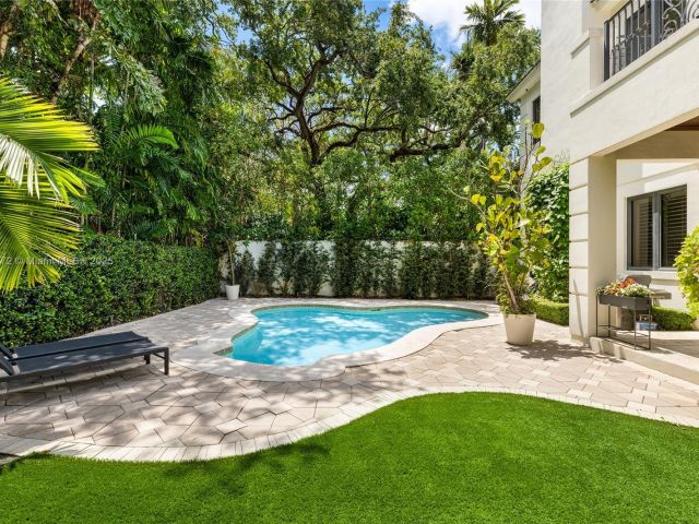 Продажа дома по адресу 1672 Micanopy Ave - фото 6154733