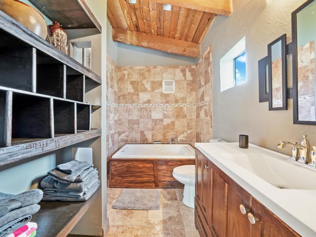 Дом в аренду по адресу 2533 Bessie Street - фото 5878941