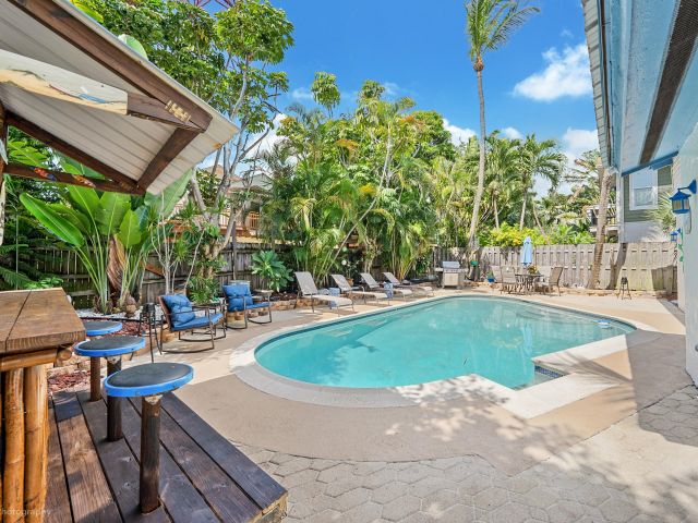 Дом в аренду по адресу 2533 Bessie Street - фото 5878944