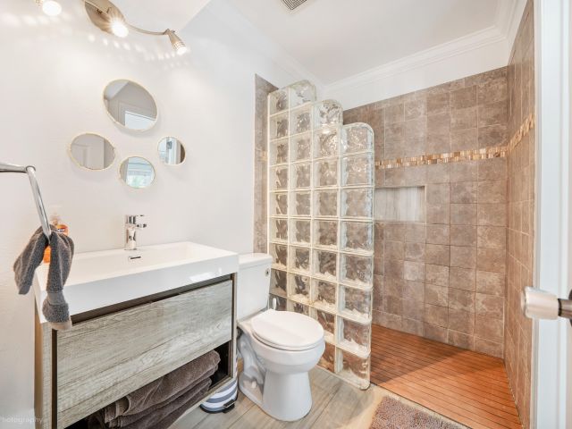 Дом в аренду по адресу 2533 Bessie Street - фото 5878954