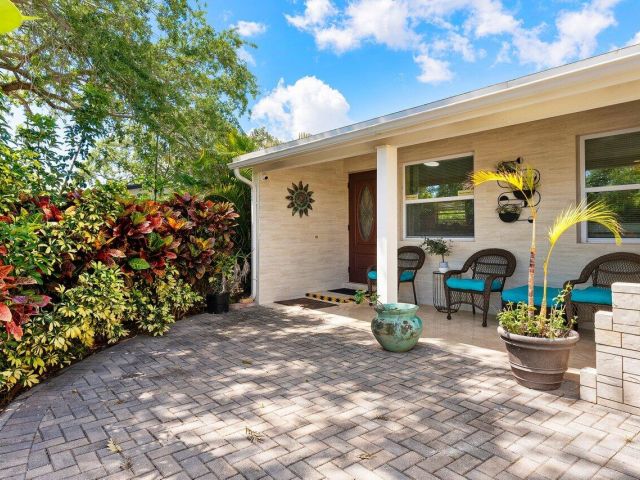 Продажа дома по адресу 1650 NE 3rd Avenue - фото 5878968