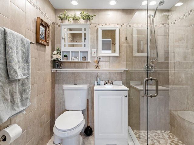 Продажа дома по адресу 1650 NE 3rd Avenue - фото 5878971