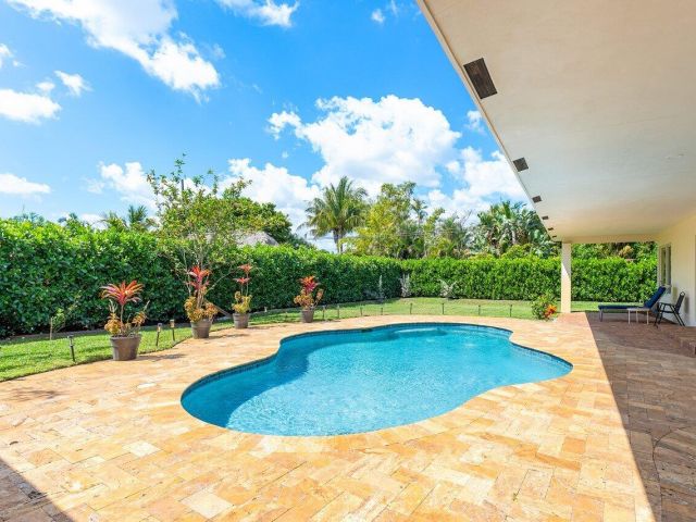 Продажа дома по адресу 1650 NE 3rd Avenue - фото 5878980