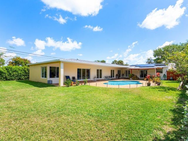 Продажа дома по адресу 1650 NE 3rd Avenue - фото 5878984