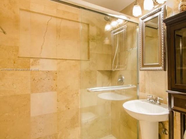 Продажа дома по адресу 2543 Marathon Ln - фото 5891616